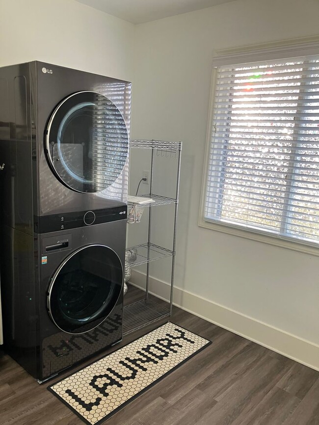 Building Photo - 3004 Nathanael Rd