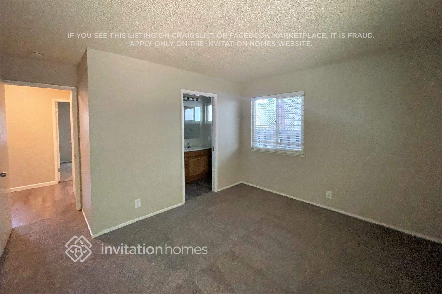 Building Photo - 217 Locust Dr