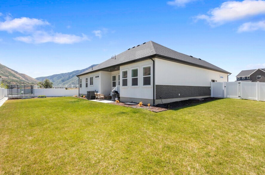 Building Photo - 3407 Pinyon Pk Ln