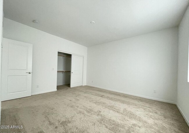 Building Photo - 15138 W Hadley St