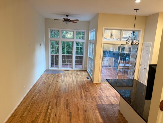 Building Photo - 5448 Summer Leaf Ln