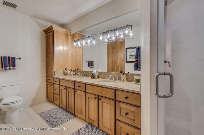 Building Photo - 138 Club Lodge Drive Unit B
