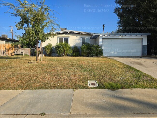 Primary Photo - 3 bedroom/ 1.5 bathroom home with a detach...
