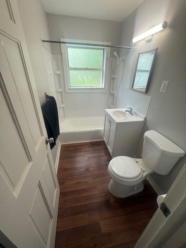 Building Photo - Quaint 2 bedroom home