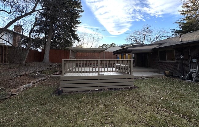 Building Photo - 3084 S Xanthia St