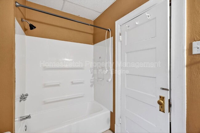 Building Photo - 3307 Halliday Ave