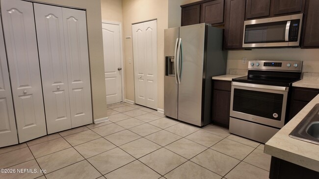 Building Photo - 7755 Legacy Trl