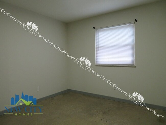 Building Photo - 2085 Building - New Rennovated 1 & 2 bedrooms starting at $989!