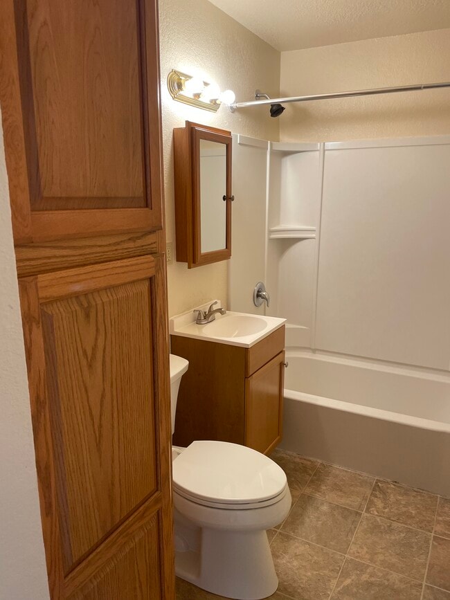 Building Photo - 2735 Hefner Ave