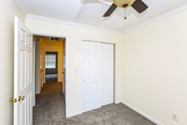 Building Photo - Beautiful Townhome Available for Rent
