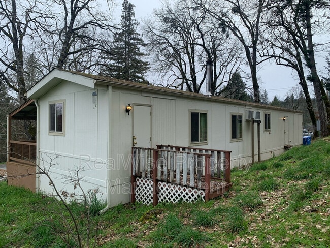 Primary Photo - 4620 Redwood Ave