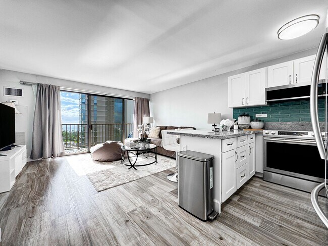 Building Photo - Fully Furnished Waikiki Condo with Direct Ocean Views, Parking, Central A/C