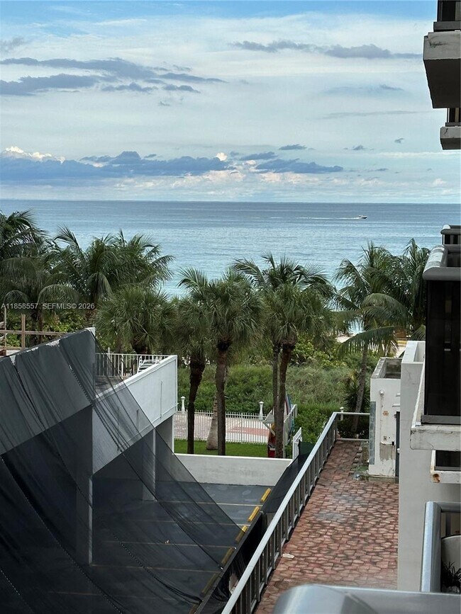 Building Photo - 6039 Collins Ave