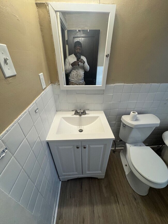 Building Photo - 7505 Halle Ave