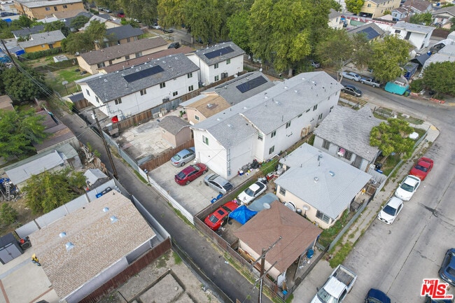 Building Photo - 154 E 84th Pl