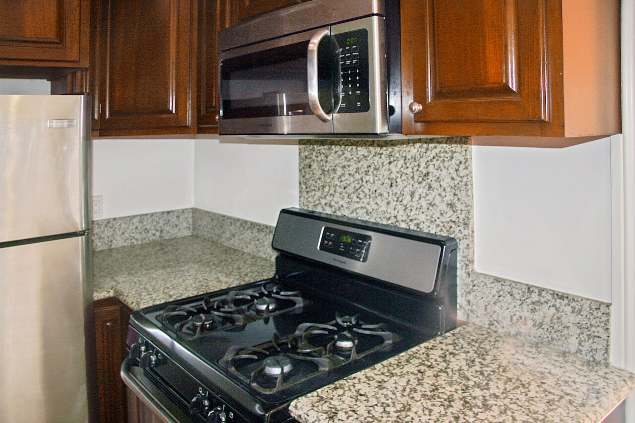 Building Photo - 6071 1/2 Pickford St