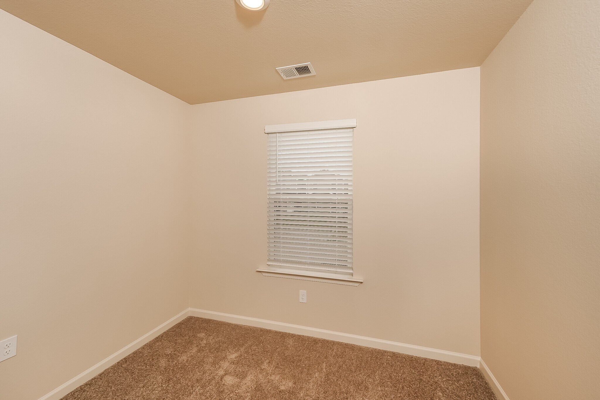 Building Photo - 6483 Rainbow Row