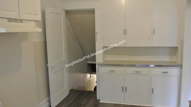 Building Photo - 861 Priestley Ave