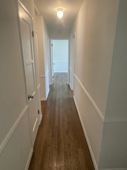 hallway to 3 bedrooms - 2935 Westwood Blvd