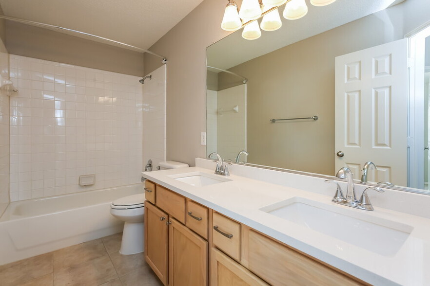 Building Photo - 6212 Bowin Dr