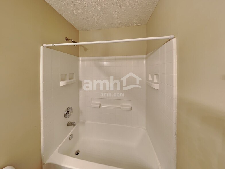 Building Photo - 3413 Blaze Dr