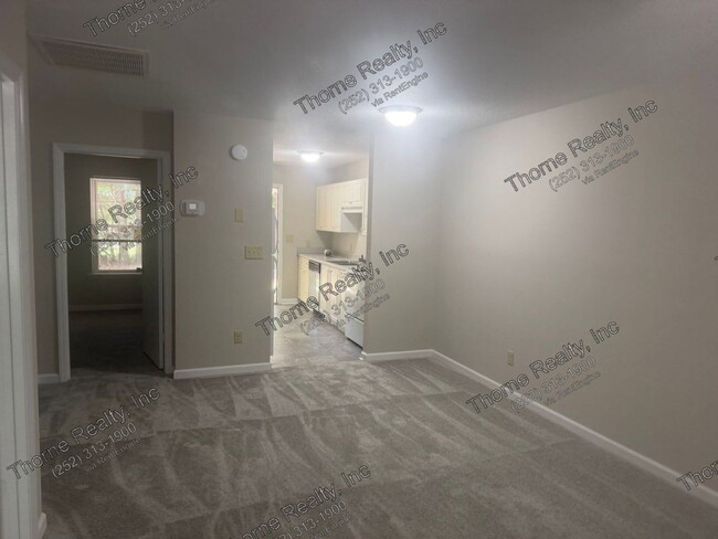 Building Photo - 2266 Sherwood Ave