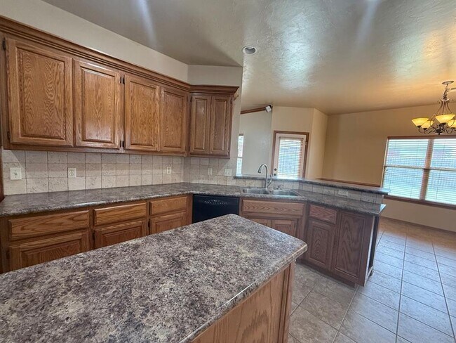 Building Photo - 616 Morningside Dr