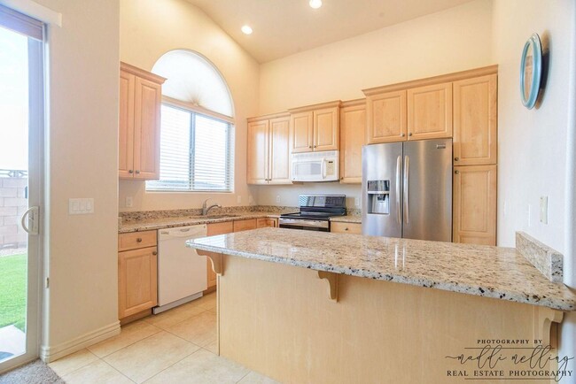 Building Photo - Crescent Heights Home: 55+ Community