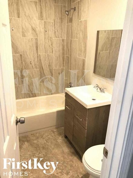 Building Photo - 7020 NE 51st Terrace