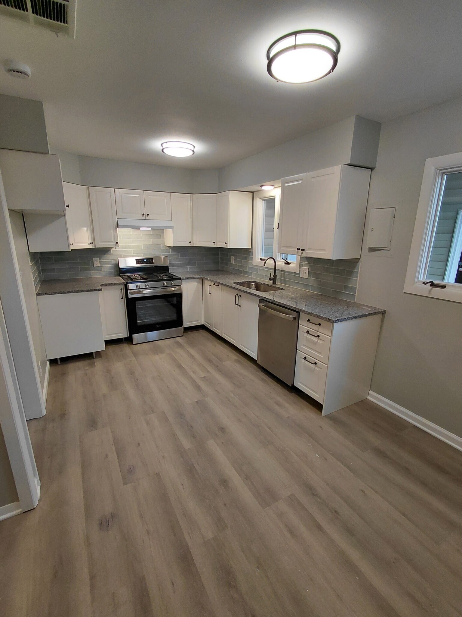 Building Photo - 23 Steele Cir