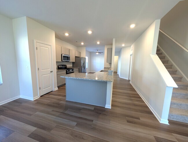 Building Photo - 2298 Beechwood Vw Dr