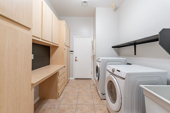 Building Photo - 4 Bedroom, 2.5 Baths with Private Pool!