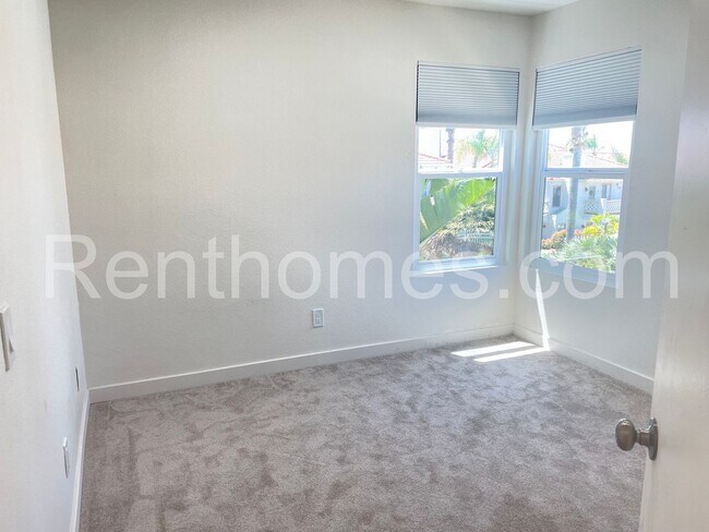 Building Photo - 9489 Fairgrove Ln