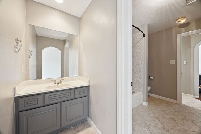 Building Photo - 6615 Redberry Glen Ln