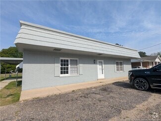 Building Photo - 3250 Willard Dr