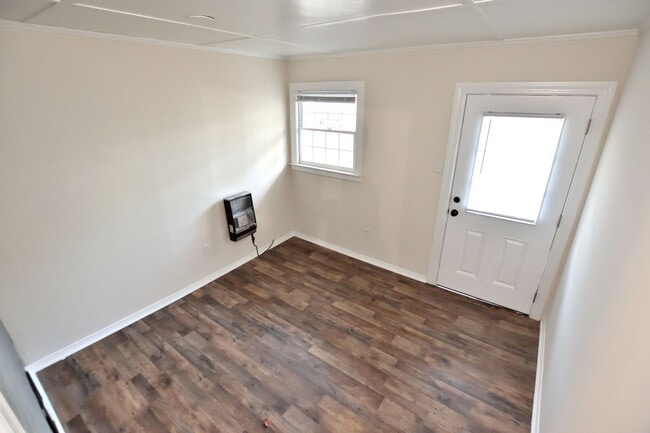 Building Photo - 205 S Mayo St