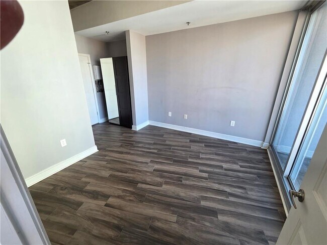 Building Photo - 44 Peachtree Pl NE