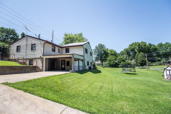 Building Photo - 2242 Zumbehl Rd