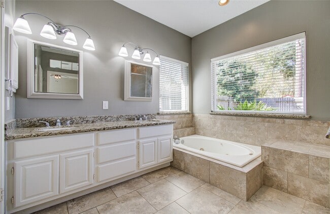 Building Photo - 14806 Flowerwood Dr