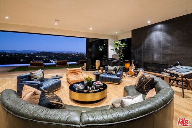 Building Photo - 1030 Somera Rd