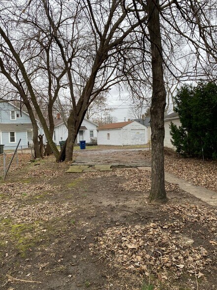 Building Photo - 43 Rogge St