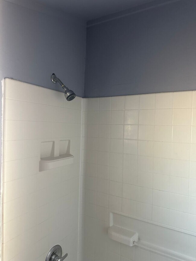 Building Photo - Charming Living in the Heart of Turlock