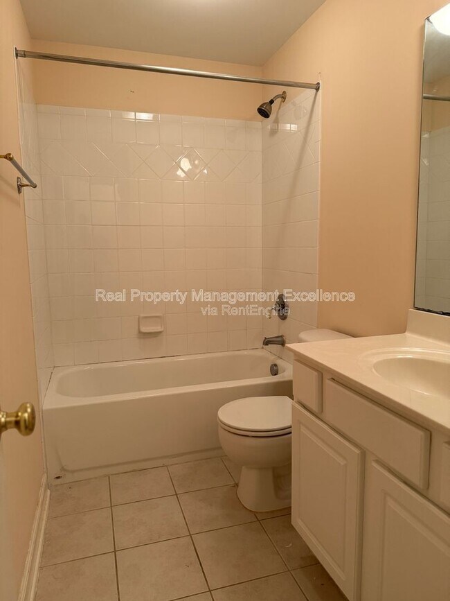 Building Photo - 411 Hogan Woods Cir