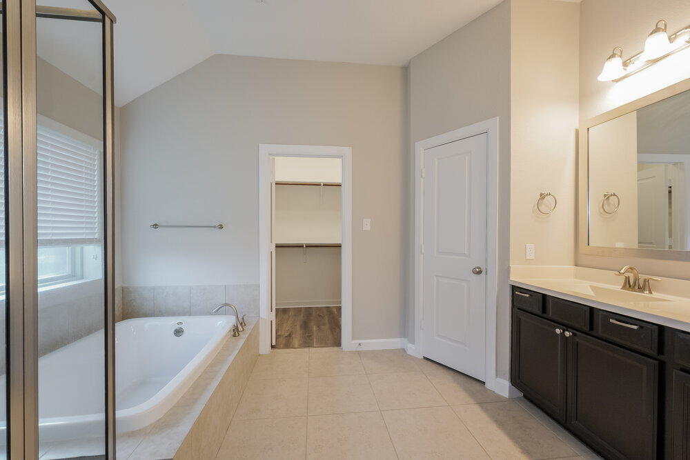 Building Photo - 415 Rocky Briar Ct