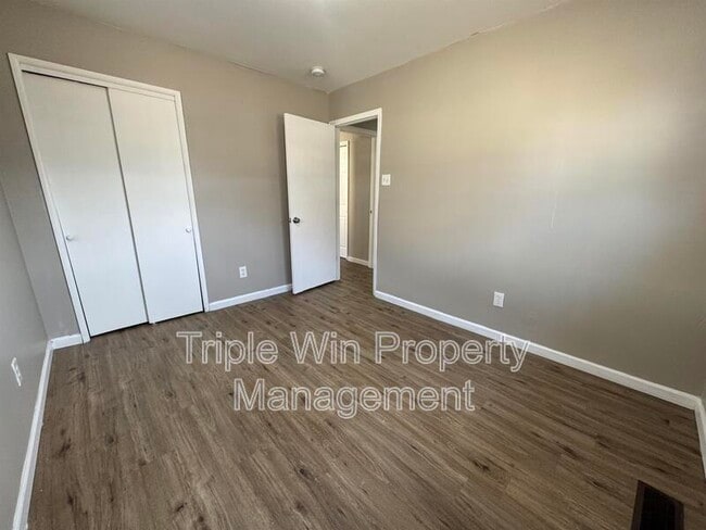 Building Photo - 1630 Kay Dr