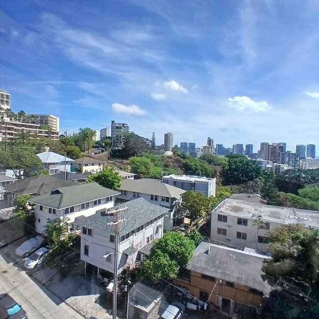 Building Photo - 410 Magellan Ave