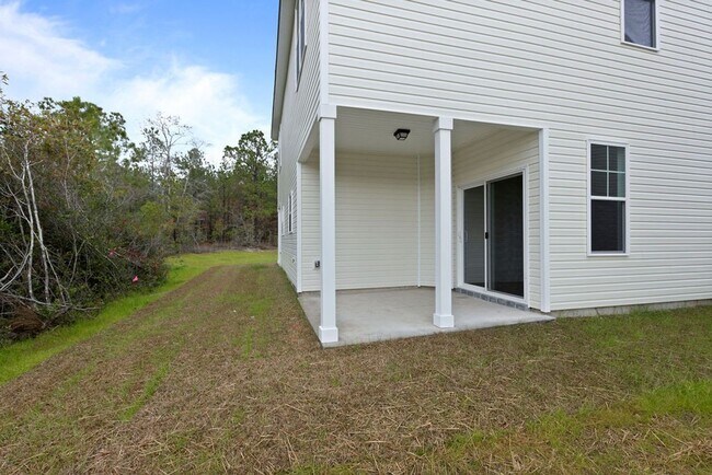 Building Photo - Stunning Townhome!
