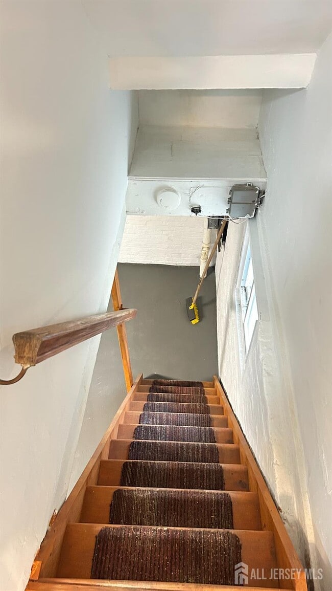 Building Photo - 440 Denison St