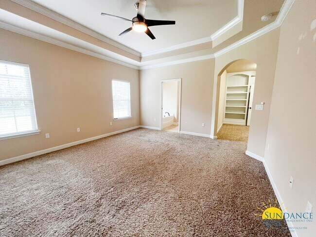 Building Photo - Stunning 4 Bedroom Home in Crestview!