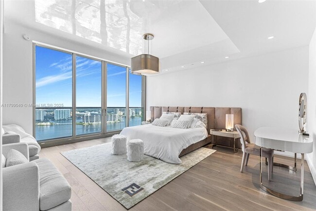 Building Photo - 17901 Collins Ave